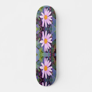Rosa Gänseblümchen-Blume Skateboard