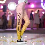 Rosa Gelbe Sparkone Glitzer Party Leggings<br><div class="desc">Rosa Gelber Glitzer Sparkle Leggings mit Imitaten Rosa Gelber Glitzer Hintergrund und Name in schwarz. Verwenden Sie die Option Vorlage personalisieren,  um den Text zu ändern | Verwenden Sie weitere Optionen,  um den Textstil,  die Textgröße und -farbe bei Bedarf zu ändern. Wenn Sie keinen Text benötigen,  löschen Sie ihn.</div>