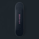 Rosa Gewohnheit der tiefen Marine Skateboard<br><div class="desc">Tief marineblau pinkfarbenes Skateboard. Hex-Farbcode #111924</div>