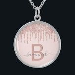 Rosa Glitzer Monogramm Rose elegant Sterling Silberkette<br><div class="desc">Mädchen, trendig und mit Monogramm. Ein femininer, rosafarbener Hintergrund mit Imitaten Rose vergoldeten Glitzer-Tropfen. Personalisieren und fügen Sie einen Namen und einen Monogrammbuchstaben hinzu. Graue und goldfarbene Buchstaben in Rose. Der Name wird mit einem modernen handgeschriebenen Stilskript mit Swashes geschrieben. Um die Swashes behalten, löschen Sie nur den Sample-Namen, verließ...</div>