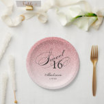 Rosa Glitzer Sweet 16 Personalisiert Pappteller<br><div class="desc">Diese trendige,  ombre Glitzer gemusterte Papiertafel bietet Imitate funkelnd Glitzer,  Wirbel "Sweet 16" und eine Ihre Personalisierung. Fügen Sie den benutzerdefinierten Text mithilfe des Vorlagenformulars hinzu. Zusätzliche Optionen für Text und Layout sind verfügbar,  wenn Sie weitere Anpassungen vornehmen möchten.</div>