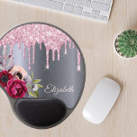 Rosa Glitzer Tropfen silberne Blume Gel Mousepad<br><div class="desc">Rosa Imitate Glitzer Tropfen,  Farbe Tropfen auf einem Imitat silber metallisch aussehen Hintergrund. Burgund und Rose goldfarbene Blume. Vorlage für Ihren Namen. Der Name in Rose gold wird mit einem modernen und trendigen Handschrift geschrieben.</div>