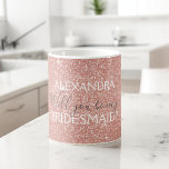 Rosa Glitzer und Sparkle Bridesmaid Kaffeetasse<br><div class="desc">Rosa Rose Gold Imitate Glitzer und Sparkle Elegant Werden Sie meine Bridesmaid? Kaffee Cup oder Tasse für ein nettes Geschenk an Ihre Brautjungfrau.</div>