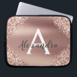 Rosa-Glitzer und Sparklogramm Laptopschutzhülle<br><div class="desc">Rosa Rose Gold Imitate Glitzer und sparkle Metallic Foil Elegant Monogram Case. Dieser Fall kann so angepasst werden,  dass er Ihren Anfangs- und Vornamen enthält.</div>