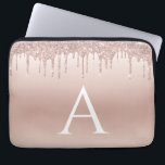 Rosa-Glitzer und Sparklogramm Laptopschutzhülle<br><div class="desc">Rosa Rose Gold Imitate Glitzer und sparkle Elegant Monogram Case. Dieser Fall kann so angepasst werden,  dass er Ihren Anfangs- und Vornamen enthält.</div>