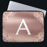 Rosa-Glitzer und Sparklogramm Laptopschutzhülle<br><div class="desc">Rosa Rose Gold Imitate Glitzer und sparkle Metallic Foil Elegant Monogram Case. Dieser Fall kann so angepasst werden,  dass er Ihren Anfangs- und Vornamen enthält.</div>