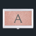 Rosa-Glitzer und Sparklogramm Visitenkarten Dose<br><div class="desc">Rosa Rose Gold und Karkohle Grau (grau) Imitat Glitzer und sparkle Elegant Monogram Visitenkartenhalter sind perfekt für Microblading,  Nail Salon,  Skin Care,  Eyelash Extension oder Hair und Make Up Beauty Salon Business. Dieser Visitenkartenhalter kann so angepasst werden,  dass er Ihren Vor- und Erstnamen einbezieht.</div>
