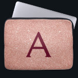 Rosa-Gold-Burgund-Glitzer-Sparkon-Monogramm Laptopschutzhülle<br><div class="desc">Blush Pink und Rose Gold Burgundy Imitate Glitzer und sparkle Elegant Monogram Case. Dieser Fall kann so angepasst werden,  dass er Ihren Anfangs- und Vornamen enthält.</div>