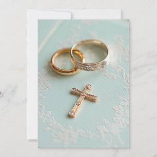 Rosa goldene Hochzeitsringe und Kreuz Einladung