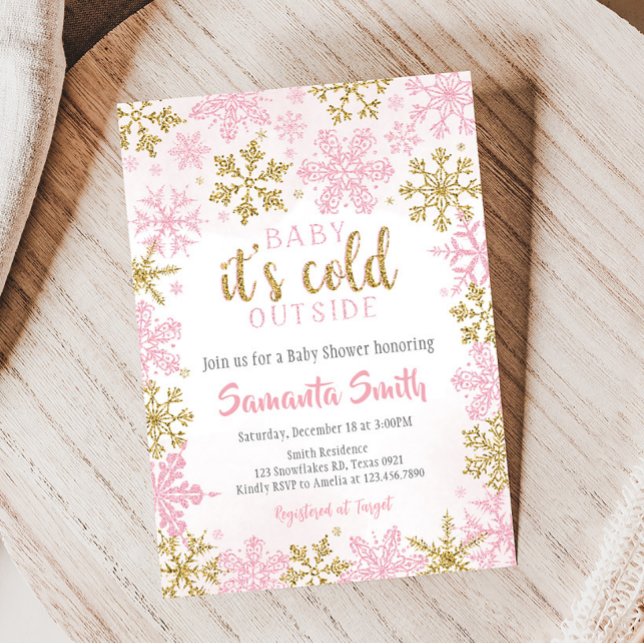 Rosa goldene Schneeflocken Kaltes Outside Baby Dus Einladung (Baby It's Cold Outside Pink Gold Snowflakes Baby Shower Invitation)