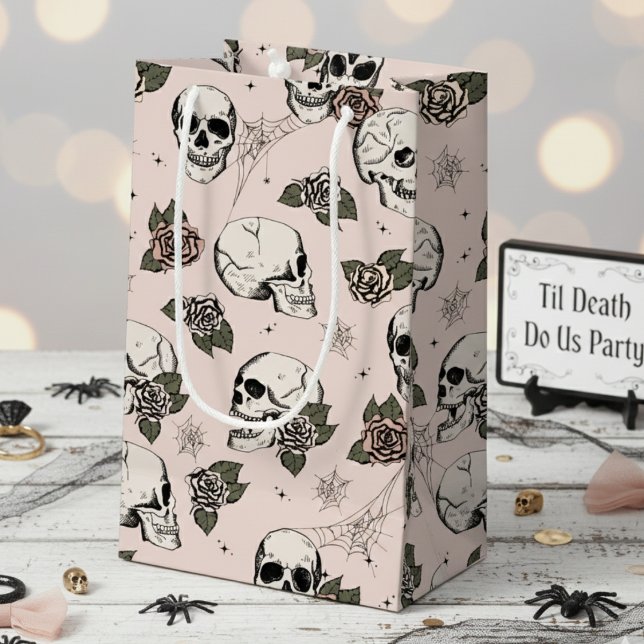 Rosa Gothic Skulls und Rose Halloween Kleine Geschenktüte (Chic Blush Pink Floral Skulls Hallowedding Gift Bags for Her. Spooky Gothic Halloween Skull Pattern)