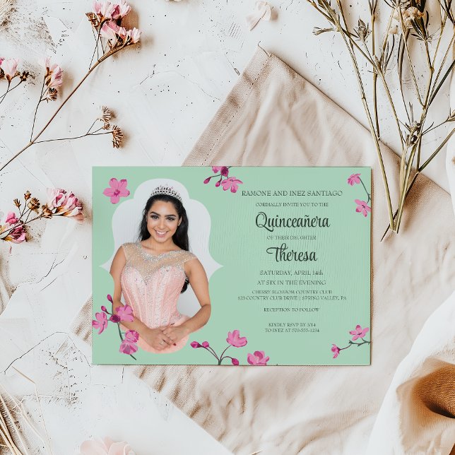 Rosa, grüner Kirschblossom Quinceanera-Foto Einladung (Von Creator hochgeladen)