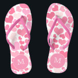 Rosa Herz Monogramm Flip Flops<br><div class="desc">NewParkLane - Bereiten Sie sich mit diesen lustigen, romantischen mit Monogramm Flip Flops auf den Sommer vor, mit einem Herzmuster in verschiedenen Rosatönen, mit einem heißen rosa Rahmen für Ihr Monogramm. Fügen Sie Ihrer Hochzeit in Urlaubsort einen lebendigen & dramatischen Glanz hinzu! Einfache Anpassung in Zazzle mit eigenem Text für...</div>