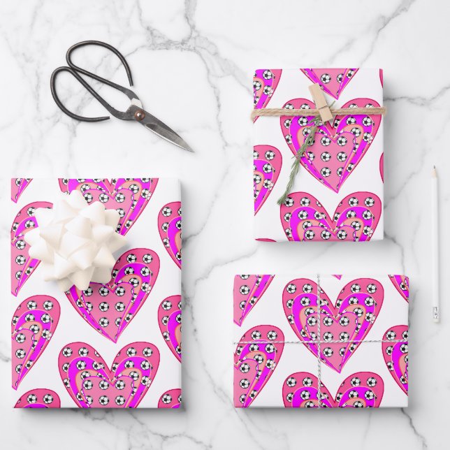 rosa Herz- und Fußball-Balls-Muster Geschenkpapier Set (Vorderseite)