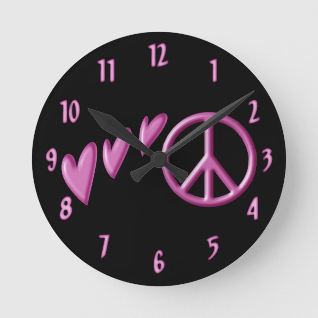 Rosa Herzen und Friedenszeichenwanduhr Runde Wanduhr (Vorderseite)