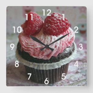 Rosa Himbeerkleiner kuchen Quadratische Wanduhr