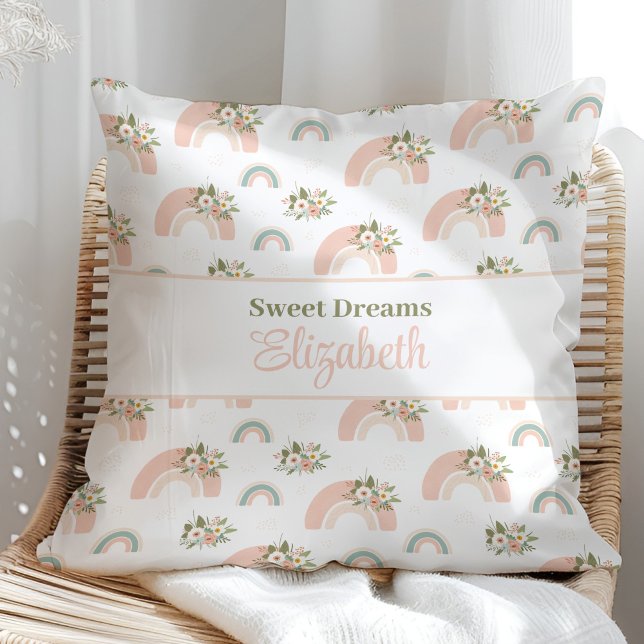 Rosa Individuelle Name Kissen (Pink Floral Rainbow Custom Name Pillow in a sunny rattan armchair.)