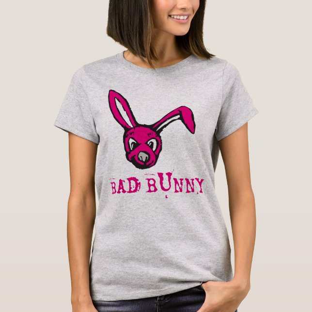 Rosa Kaninchen ist ein "Bad Bunny" T-Shirt (Vorderseite)
