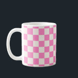 Rosa Karo, Prüfplatine-Muster, geprüft Kaffeetasse<br><div class="desc">Kariertes Muster - rosa und cremeweiße Schachbretter.</div>