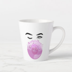 Rosa Kaugummi wird von einer Frau geblasen Milchtasse