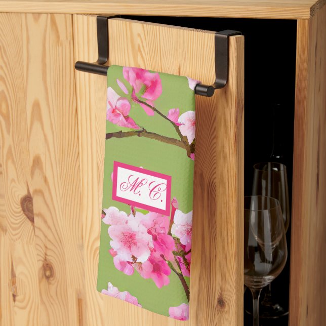 Rosa Kirschblüten Chartreuse Grün Mit Monogramm Geschirrtuch (Drittel gefaltet)