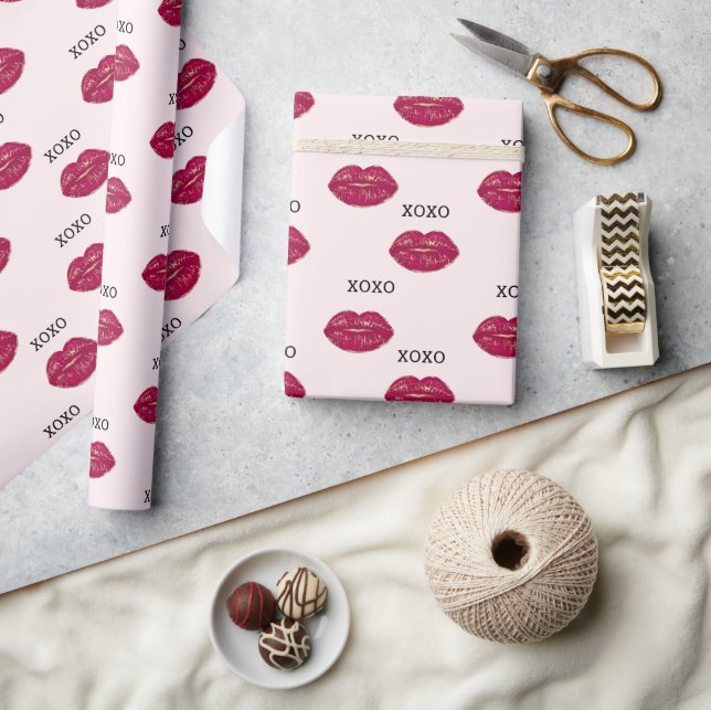 Rosa Kiss Rote Lippen XOXO Geschenkpapier (Kunsthandwerk)