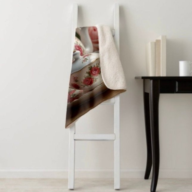 Rosa-Kohl-Rosentee  Sherpadecke (3 different sizes: s (30"x40"); m (50"x 60"); l (60"x 80")  100% polyester printed mink.)