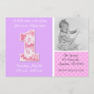 Rosa lila Gänseblümchen-Mädchen-erste Einladung