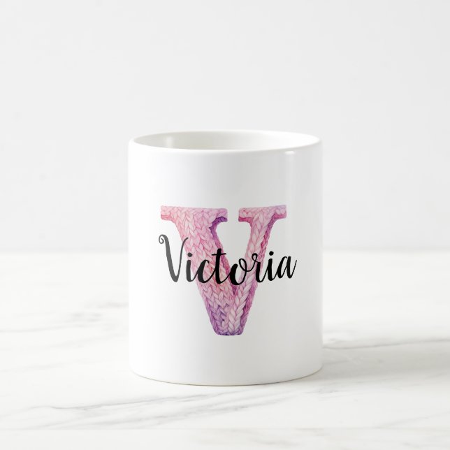 Rosa Lila Gemütlicher Buchstabe V Name  Kaffeetasse (Mittel)