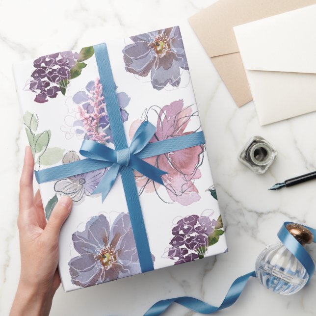 Rosa Lila Petalen Weißer Hintergrund Geschenkpapier (Schenken)