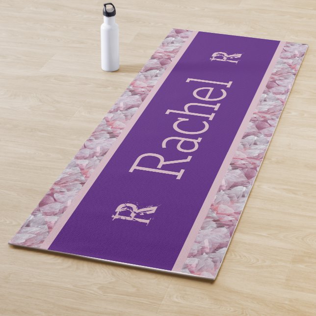 Rosa Lila Quarz Trendy Cool Simple Monogram Yogamatte (Beispiel)