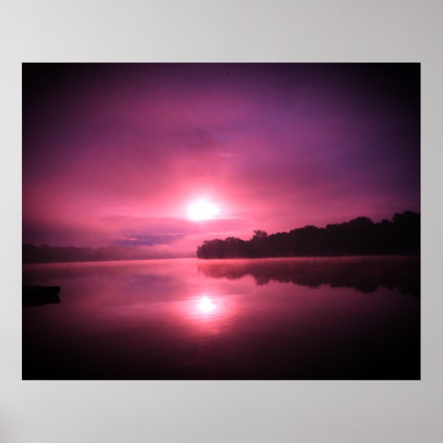 Rosa Lila Sonnenaufgang über Wasser Poster (Vorne)