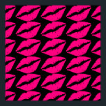 Rosa Lippenstift Kuss Pop Art Rosa und Schwarz Poster<br><div class="desc">Ein Pop-Kunstdesign von Hot-Rosa Lippenstift vor einem anpassbaren schwarzen Hintergrund. Dieses niedliche Pop Kunstmuster Design ist modern und in einem Pop Punk Design modisch. Geeignet für Teenagerzimmer oder Liebhaber von Pop-Kunst.</div>