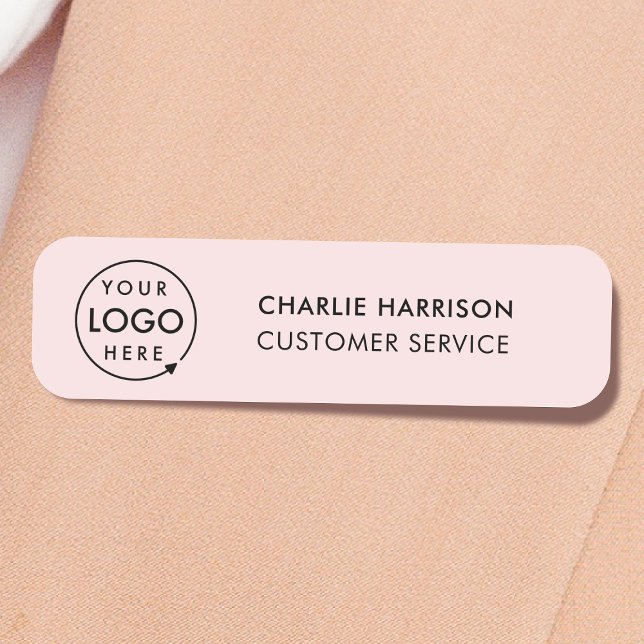 Rosa Logo | Moderne Mitarbeiter Namensschild (Feminine blush pink company branded staff name tags for team & employee identity.)
