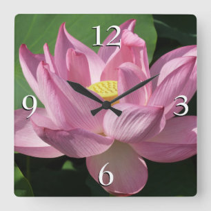 Rosa Lotus Blume IV Quadratische Wanduhr