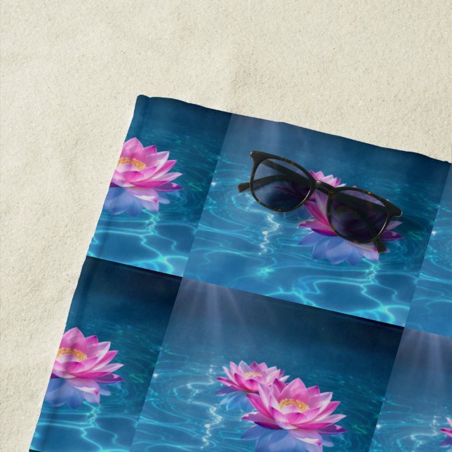 Rosa Lotus-Blume schweben auf Kristallblau Strandtuch (Beispiel)
