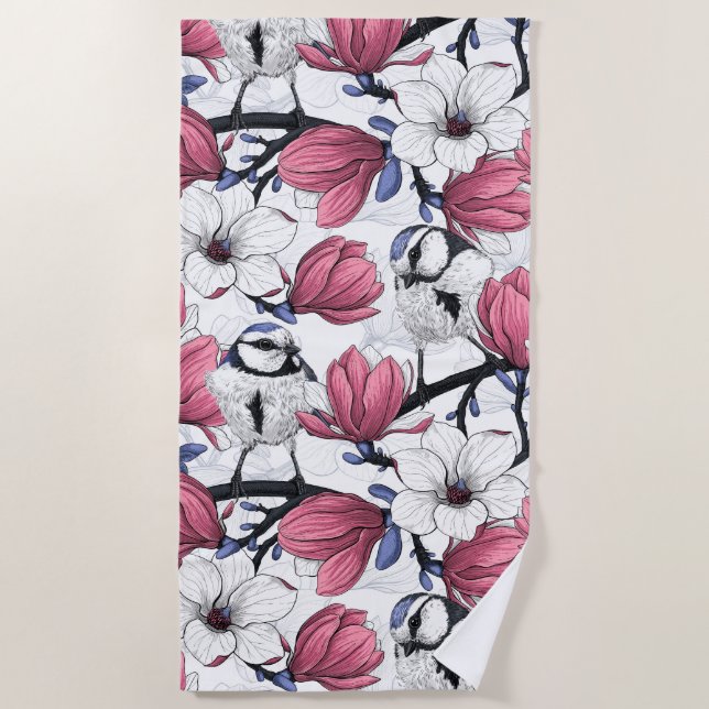 Rosa Magnolie und Blauzungenvögel Strandtuch (Vorderseite)