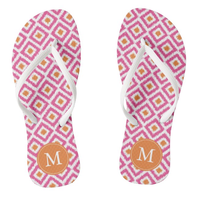 Rosa Mandarine Ikat Muster Mit Monogramm Flip Flops (Fußbett)