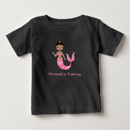 Rosa Meerjungfrau im Training Baby T-shirt