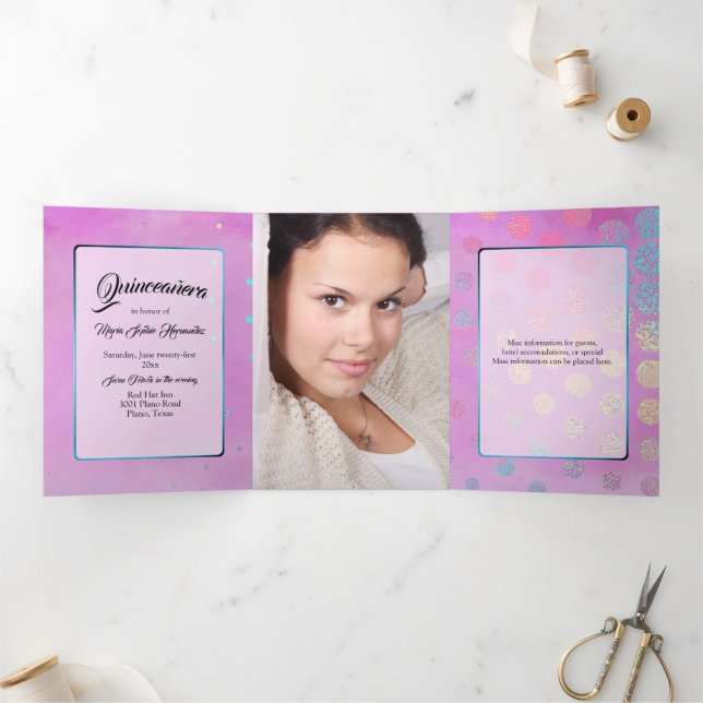 Rosa mit Confetti und Custom Foto Quinceañera Dreifach Gefaltete Einladung (Innenseite)