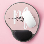 Rosa Modern Script Girl Monogram Name Gel Mousepad<br><div class="desc">Erhöhen Sie Ihren Arbeitsbereich mit dem Pink Modern Script Girly Monogram Name Gel Mouse Pad. Dieses stilvolle Pad zeichnet sich durch ein elegantes, rosa Rosa-Design aus, das mit einem modernen Script-Monogramm eine personalisierte Touch für Ihren Schreibtisch schafft. Das Gel-gefüllte Kissen bietet eine komfortable Handgelenkstütze und reduziert den Stress während langer...</div>