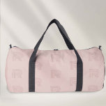 Rosa Monogramm einfache moderne Frauen Duffle Bag<br><div class="desc">Die Einführung der rosa Monogram Simple Modern Women's Duffel Bag, einer vielseitigen Begleiterin, die auf die aktive Frau zugeschnitten ist. Die rosafarbene Farbe, die mit einem geschmackvollen Monogramm-Design geschmückt ist, verbindet Einfachheit mit moderner Eleganz und macht das Hotel zu einer stilvollen Wahl für den Fitnessraum, den Tanz, die Reise oder...</div>