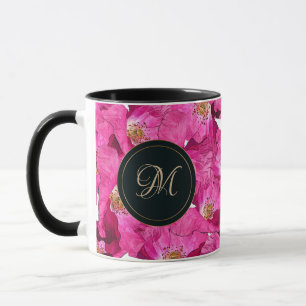 Rosa Muster der Blumenmohnblumen. Monogramm Tasse