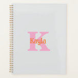 Rosa Orange Light Gray Brautparty Wedding Planer<br><div class="desc">Mit Monogramm Anfangs- und Namensfarbe mit coolen Rosa- und Orangetönen im hellgrauen Hintergrund,  und Sie können die Farben ändern,  wenn Sie möchten. Coole Geschenkidee oder Gastgeschenk für Schule,  Uni,  Abschluss etc. oder Veranstaltungen wie Hochzeiten,  Brautparty,  Babyduschen etc.!</div>