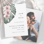 Rosa Orchideen Tropisches Paradies Save the Date Einladung<br><div class="desc">Bringen Sie Ihre tropische Trauungsvision zum Leben mit dieser einzigartig schönen Hochzeit Save the Date Ankündigung. Es verfügt über ein Trio von zarten rosa Orchideen und ein schönes Monsterablatt in sanften Aquarellen, das auf der Vorderseite der Karte prominent platziert ist. Das Design ist schlicht und elegant, mit einem minimalistischen Look,...</div>
