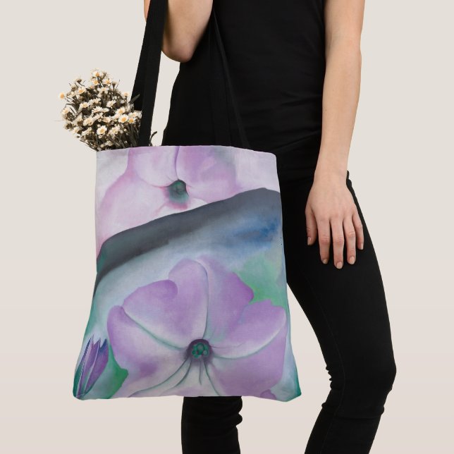 Rosa Petunia Blume von Georgia O'Keeffe Tasche (Von Nahem)