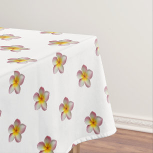 Rosa Plumeria Blume auf Weiß Tischdecke
