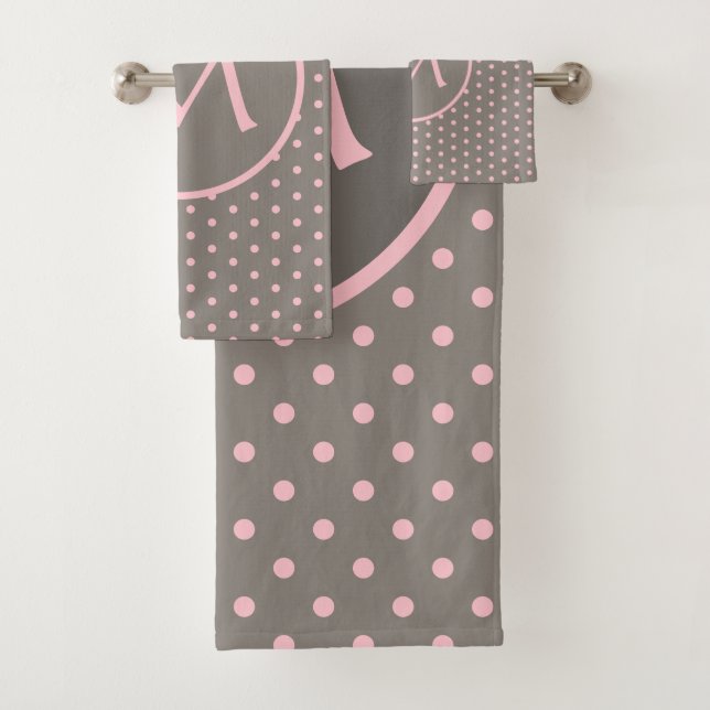 Rosa Polka-Punkte mit Monogramm grau Badhandtuch Set (Insitu)