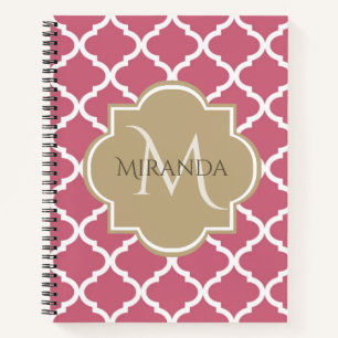 Rosa Quatrefolie mit Girl-Monogramm und Name Notizbuch