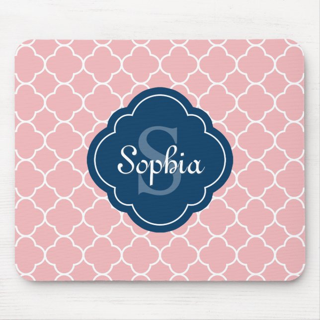 rosa Quatrefolienmuster Navy Monogram Mousepad (Vorne)